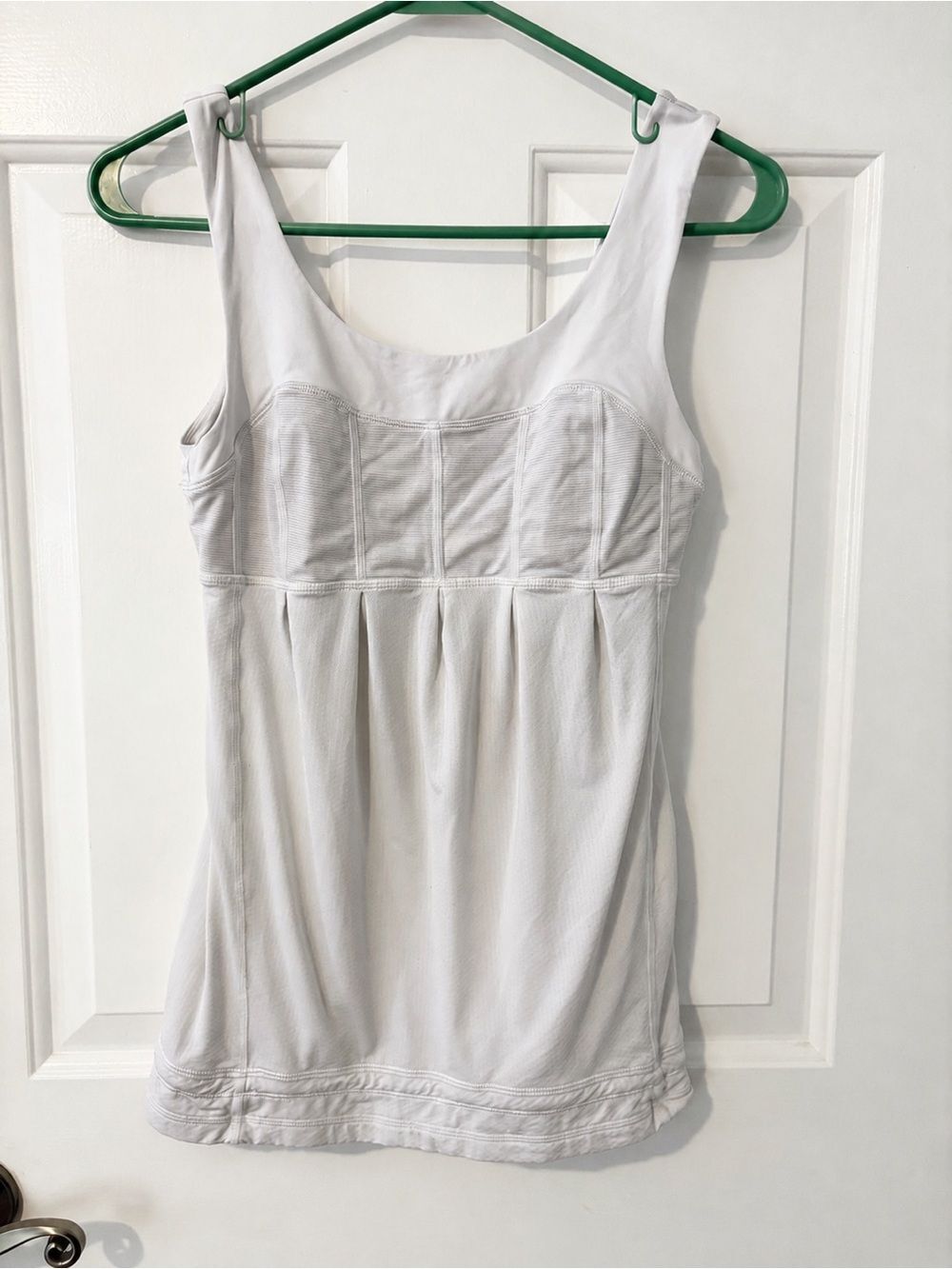 Lululemon white Your Heart Out Tank Size 4 Light Gray Built In Bra Drawstring